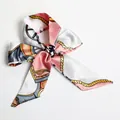 Ruban en satin rose et bleu avec motif chaîne dorée noué en forme de nœud - S02-Corde Géométrique Rose Bleu