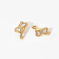 Boucles d'oreilles cœur dorées avec zircons scintillants et finition polie brillante - Doré (KD3522)