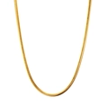 Detalle de una cadena de serpiente dorada de acero inoxidable de 3 mm con brillo metal - Cadena de Serpiente Plana / 3mm*45cm / Dorado