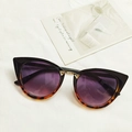 Vintage Katzenaugen-Sonnenbrille mit Schildpatt-Rahmen und lila Verlaufsgläsern - Schwarz und Leopardenmuster