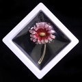 Elegant pink gradient floral brooch with gold accents in a white suspension gift box - Red Daisy Style (XZ153 Red)
