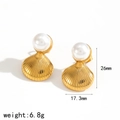 Orecchini a conchiglia dorati con perla bianca e misure di 26mm di altezza e 17,3mm di larghezza - Orecchini (TE60491)