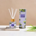 Grape scented reed diffuser set with transparent glass bottle and white sticks - Grapes