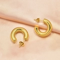 Pendientes de aro en forma de C gruesos y huecos minimalistas en acabado dorado pulido - Dorado