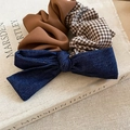 Dettaglio dell'elastico per capelli con fiocco in rete e tessuti in stile vintage - Stile Fiocco Patchwork Quadri Marrone Vintage (Elastico-Marrone-Fiocco)