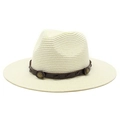 Gros plan du chapeau de paille beige avec ruban en cuir marron et rivets métalliques - M (56-58cm) / Crème