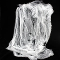 Dettaglio di una ragnatela artificiale bianca con due ragni neri per decoro di Halloween - Ragnatela e ragni (Piccolo) / Bianco