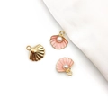 Shell-shaped alloy pendants in pink and gold with imitation pearls for DIY jewelry making - Pink