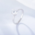Anello classico in argento S925 con zircone cubico ovale e castone a quattro griffe - US 5 / Bianco