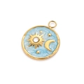Detail eines Vintage Gold-Anhängers mit Sonne und Mond auf blauem Emaille-Hintergrund - Blauer Runder Himmlischer Sonne Mond Stern Anhänger(BP43871D5K0)