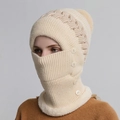 Gestrickte Winterhaube mit Nackenwärmer und Kunstpelzbesatz in Cremeweiß - Beige