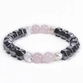 Dettaglio del bracciale con perle di cristallo rosa 8mm, perla d'acqua dolce ed ematite - Cristallo Rosa / Rosa