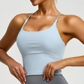 Hellblauer Sport-BH mit Überkreuz-Trägern und Polstern für Yoga und Fitness-Training - S / Oberteile / Eisschmelzblau