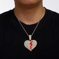 Pendentif cœur hip-hop avec éclair rouge et cristaux sur chaîne torsadée dorée - Pendentif Or Avec Chaîne De Corde