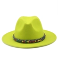 Dettaglio cappello fedora in lana giallo neon con fascia decorativa etnica di perline - M (56-58cm) / Giallo Neon