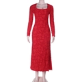 Elegantes rotes schulterfreies Jacquard-Langarmkleid auf Schaufensterpuppe Vollansicht - XS / Rot
