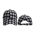 Dettaglio del cappello da baseball pied de poule con trama in tweed e fibbia in metallo - Cappellino da baseball pied de poule grigio
