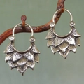 Orecchini vintage in lega argento ossidato con design geometrico gitano a strati - Foglia a Scaglia di Drago