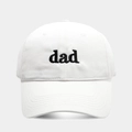 Dettaglio del cappellino bianco in cotone con logo dad ricamato nero e visiera curva - Bianco
