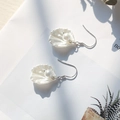 Elegant shell-shaped earrings with white pearl inlay and silver hooks for women - 127# Ear Hooks - Silver and White Flower