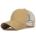 Cappello trucker traspirante in mesh kaki e beige con visiera curva per protezione solare - Cammello Scuro