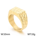Anello rettangolare dorato largo 10mm con trama martellata in acciaio inossidabile 316L - US 7 / Oro (KR107876-KJX)