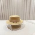 Flacher Strohhut in Hellbeige mit Perlenband-Verzierung für den sommerlichen Sonnenschutz - Beige / Strass-Dekor