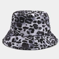 Primer plano detallado de la tela acolchada con estampado de leopardo de un gorro - Talla única(56-58cm) / Leopardo Negro y Gris (2#)