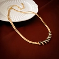 Collier chaîne serpent dorée vintage avec pendentif en émail noir et zircons brillants - 69# Collier - Collier en forme d'arche en émail noir avec chaîne serpent dorée