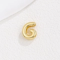 Makroaufnahme von 3D Goldbuchstabe G Anhänger mit glänzendem Finish und minimalistischem Stil - G-Stil (5772646001924) / Nur Anhänger / Gold