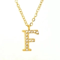 Halskette aus Titanstahl mit goldfarbenem Anhänger Buchstabe F und Kristallen - Buchstabe F / Gold