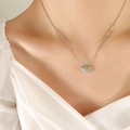 Collana con ciondolo a cuore in argento lucido in acciaio inox indossata al collo - 40+5cm / Colore Acciaio (Corto 40+5cm)