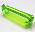 Astuccio in rete trasparente colore verde fluorescente per cancelleria per studenti - Verde