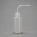 Spruzzetta da 250ml in plastica bianca con beccuccio curvo e scala di misurazione - 150ml (Trasparente)