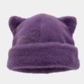 Détail du bonnet oreilles de chat en fausse fourrure violette avec texture douce et revers - M (56-58cm) / Violet