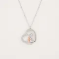 Vue détaillée du collier pendentif cœur en argent avec cristaux et détails en or rose - Style Cœur Parent-Enfant Mère-Fils (NMSN-A1410-7) / Or 18K