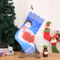 Blauer Weihnachtsstrumpf mit Schneemannmuster und Happy New Year Text für Festdekoration - Blau Schneemann