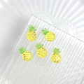 Niedliche Ananas-Nagelkunst-Anhänger aus Harz für DIY-Bastelarbeiten in Gelb und Grün - Ananas