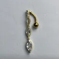 Piercing per l'ombelico in acciaio dorato con pendente a nappa e zirconi marquise - Oro