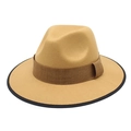 Detail eines hellbeige Fedora-Huts mit schwarzer Krempe und dunkelbraunem Stoffband - M (56-58cm) / Camel