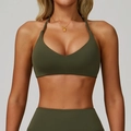 Reggiseno sportivo per yoga verde oliva scuro con incrocio e pantaloncini a vita alta - Taglia S / Top / Verde Vite