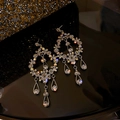 Orecchini pendenti argento con design vintage traforato e nappe di strass colorati - Stile Pendente a Goccia d'Acqua Cavo Barocco (50#) / Argento