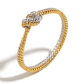 Anello bicolore a nodo in acciaio inossidabile placcato oro 18K vista a 45 gradi - US 6 / Stile Nodo Intrecciato / Nodo di Corda / Due colori
