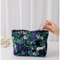Trousse de maquillage en toile avec broderies florales bleu marine et vert avec fermeture - Fond Noir Fleur Verte Grand