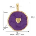 Ciondolo tondo in smalto viola scuro con cuore dorato e bordi ondulati, 15x20mm - Cuore / Viola