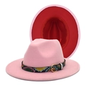 Détail du chapeau Fedora bicolore rose et rouge avec ceinture en peau de serpent et boucle dorée - M (56-58cm) / Rose et rouge