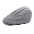 Dettaglio della coppola in camoscio grigio con texture opaca e dettagli pieghettati fini - M(56-58cm) / Grigio