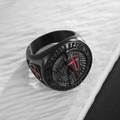 Anello da uomo nero opaco con scudo templare, croce rossa e incisione sacra - US 7 / Nero