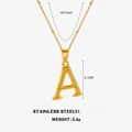 Collier en acier inoxydable doré avec pendentif carré lettre A et chaîne torsadée - Lettre A
