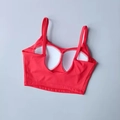 Débardeur de sport rouge avec coussinets blancs et doubles fines bretelles - S / Hauts / Rouge